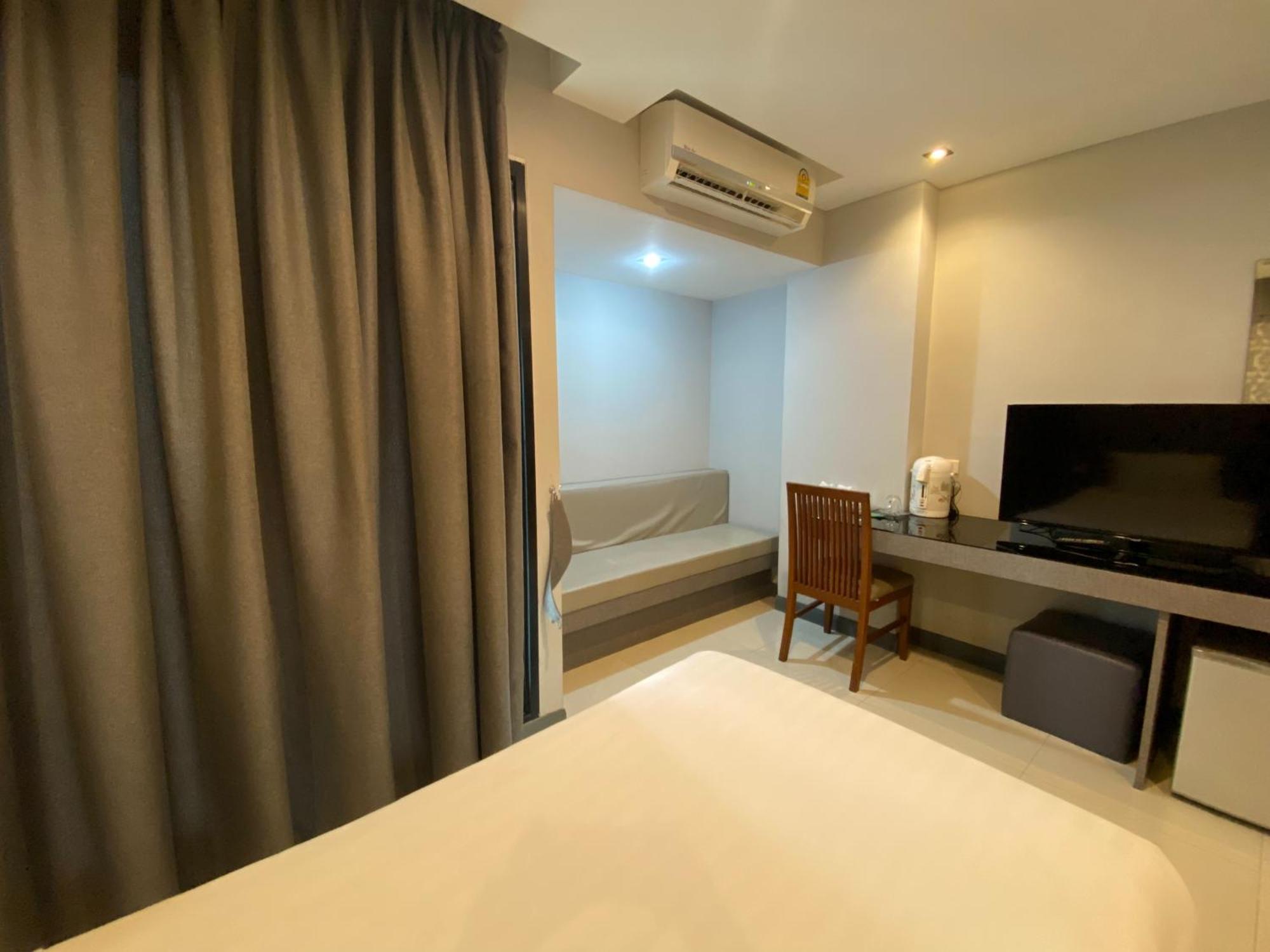 C Hotel Bangna Bangkok Esterno foto